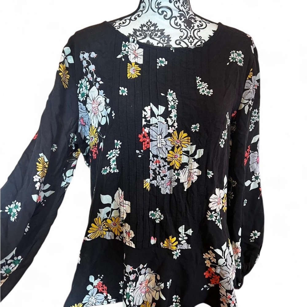 Black Old Navy floral print blouse.